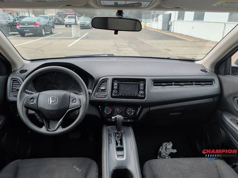 Used 2018 Honda HR-V LX image 14
