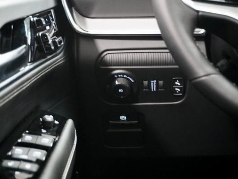 Used 2023 Jeep Grand Wagoneer Series II image 27