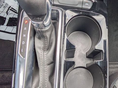 Used 2025 Chevrolet Trax LT w/ LT Convenience Package image 19