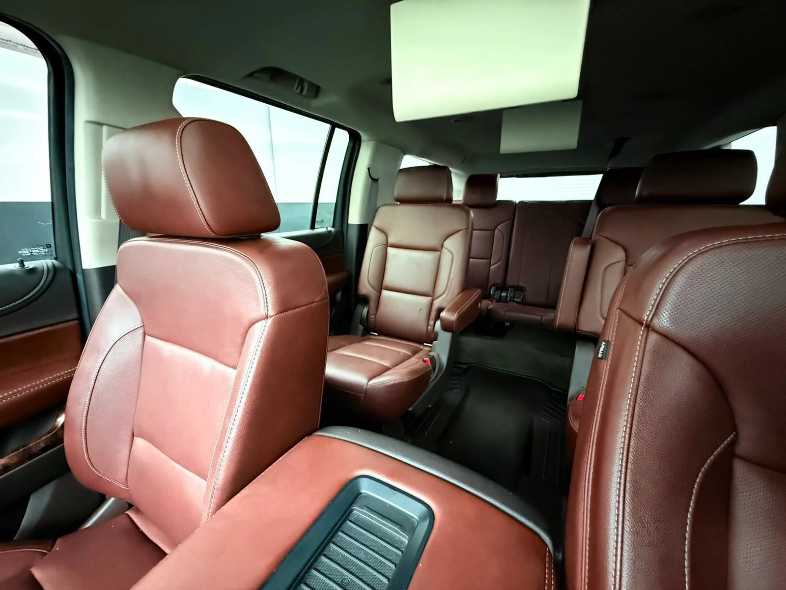 Used 2017 Chevrolet Suburban Premier AWD/4WD image 30