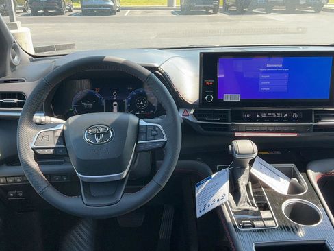 New 2026 Toyota Sienna XSE AWD/4WD image 9