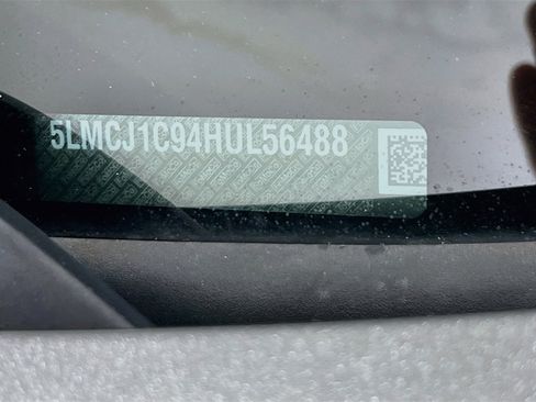 Used 2017 Lincoln MKC Premiere image 31