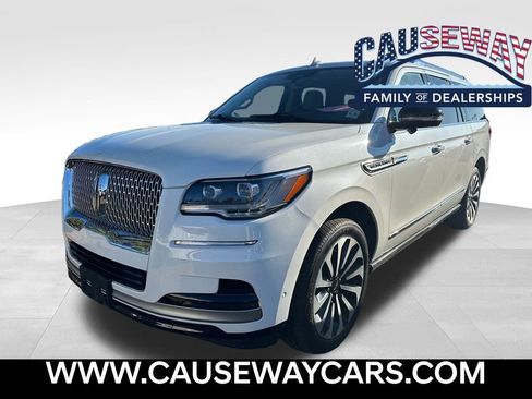 Used 2023 Lincoln Navigator L Reserve image 1