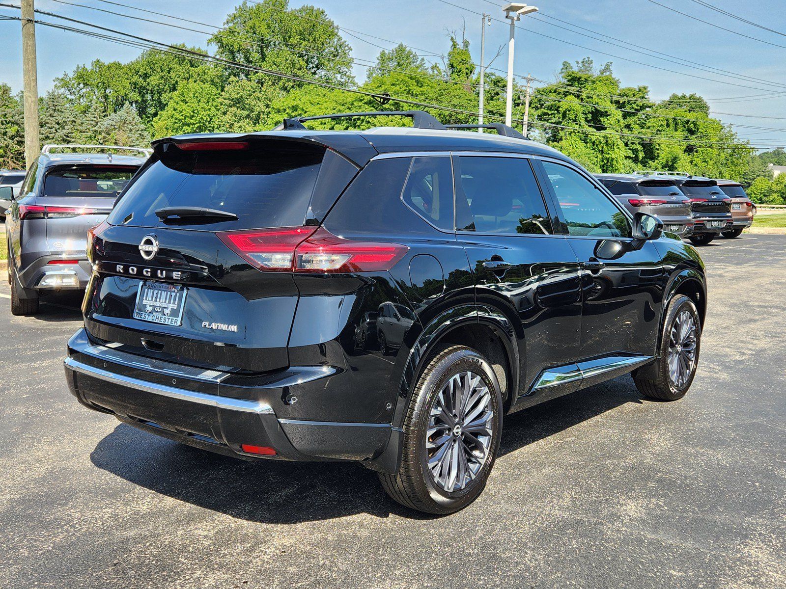 Used 2025 Nissan Rogue Platinum FWD image 4