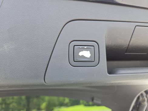 Used 2021 Buick Envision Essence FWD image 20
