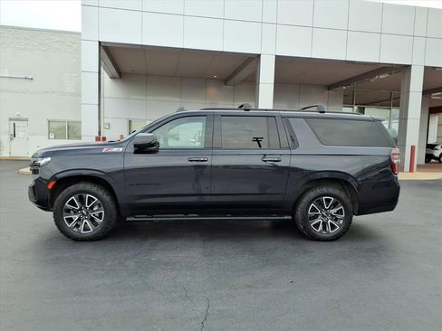 Used 2022 Chevrolet Suburban Z71 w/ Luxury Package image 6