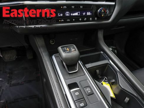 Used 2024 Nissan Pathfinder SV w/ SV Premium Package AWD/4WD image 13