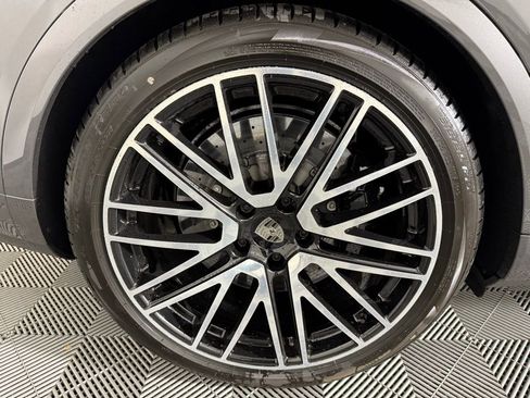 New 2026 Porsche Cayenne Turbo AWD/4WD image 13