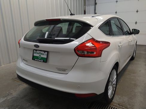 Used 2016 Ford Focus Titanium FWD image 9