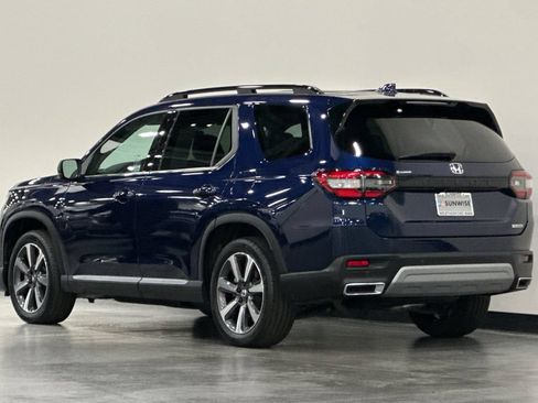 Used 2024 Honda Pilot Touring image 6