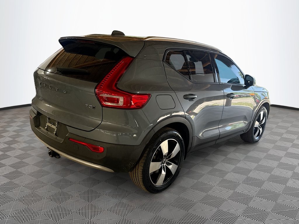 Used 2021 Volvo XC40 T5 Momentum w/ Protection Package Premier AWD/4WD image 6