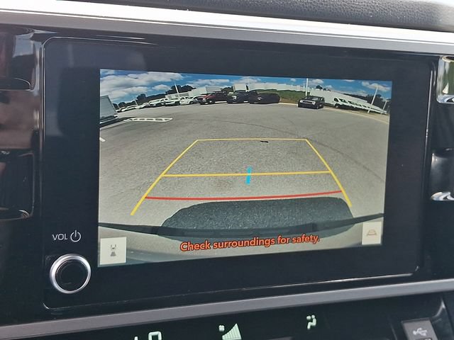 Used 2025 Toyota Tundra SR5 w/ SR5 Convenience Package AWD/4WD image 18