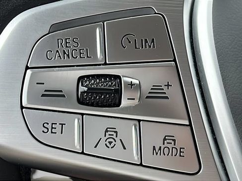 Used 2020 BMW X7 xDrive40i w/ Premium Package AWD/4WD image 28