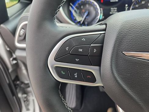 New 2026 Chrysler Pacifica Select FWD image 25