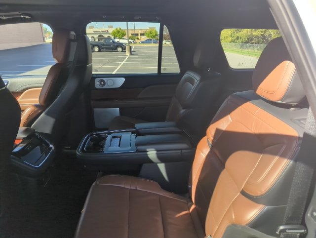 Used 2023 Lincoln Navigator L Reserve AWD/4WD image 23