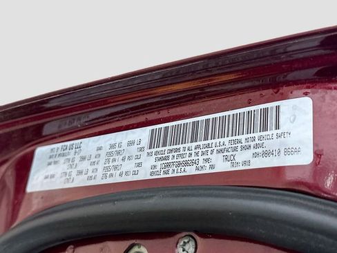 Used 2017 RAM 1500 Express image 28