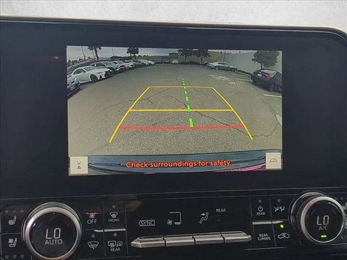 Used 2023 Toyota Highlander Limited image 13