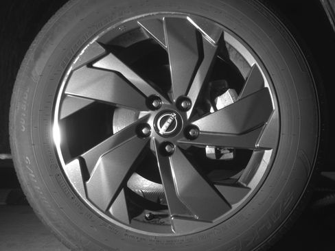 Used 2025 Nissan Rogue SV image 13