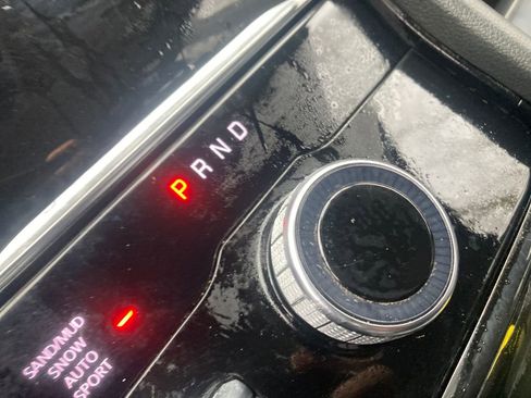 Used 2022 Jeep Grand Cherokee Limited image 28