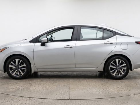 Used 2025 Nissan Versa SV FWD image 5