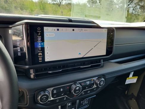 New 2026 Jeep Wrangler Unlimited Sahara AWD/4WD image 19