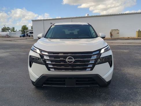 Certified 2026 Nissan Rogue SV FWD image 10