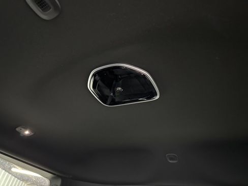 Used 2025 Jeep Grand Cherokee L Limited w/ Black Appearance Package image 12