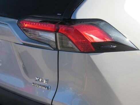 Used 2022 Toyota RAV4 XLE w/ Convenience Package AWD/4WD image 13