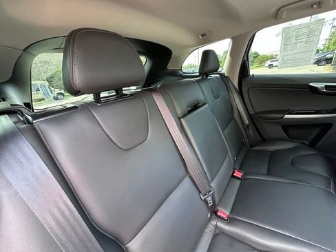 Used 2017 Volvo XC60 T6 Dynamic w/ Climate Package AWD/4WD image 9