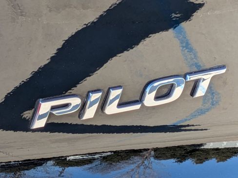 Certified 2020 Honda Pilot Elite image 30