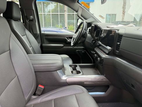 Used 2024 Chevrolet Silverado 3500 LTZ w/ LTZ Convenience Package AWD/4WD image 4