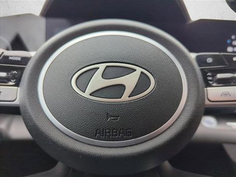 Used 2024 Hyundai Elantra Limited image 25