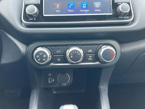 Certified 2025 Nissan Kicks Play S FWD image 18