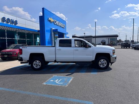 Used 2019 Chevrolet Silverado 2500 LT w/ Z71 Package, Off-Road AWD/4WD image 8