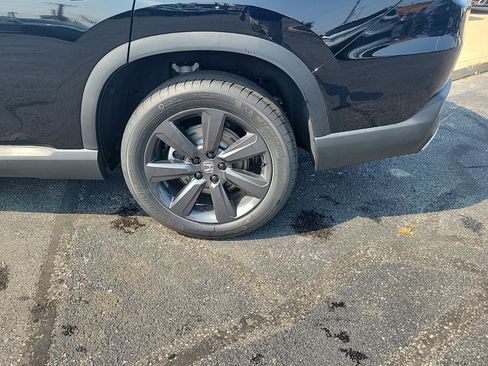 New 2025 Honda Pilot Sport image 10