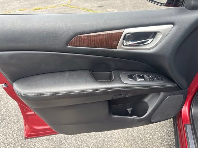 Used 2014 Nissan Pathfinder SL AWD/4WD image 15