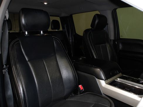 Used 2019 Ford F150 Lariat w/ FX4 Off-Road Package AWD/4WD image 17