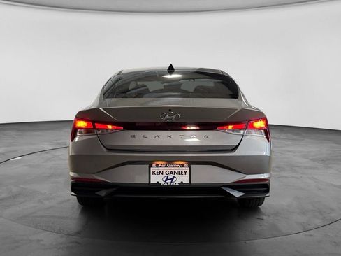 Used 2023 Hyundai Elantra SEL FWD image 5
