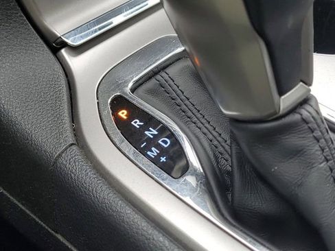 Used 2018 Jeep Grand Cherokee Overland image 35