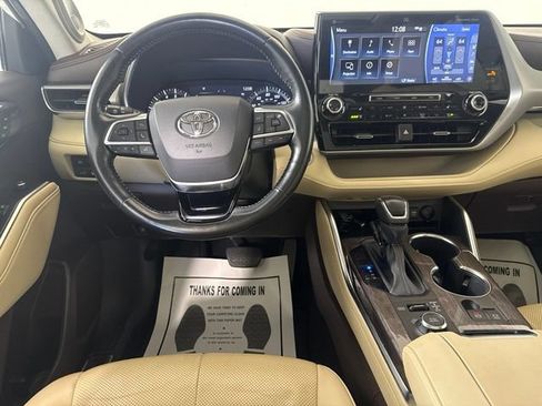 Used 2021 Toyota Highlander Platinum AWD/4WD image 23