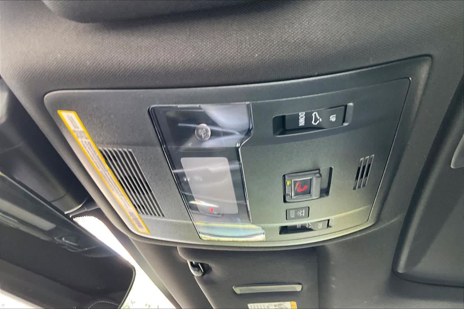 Used 2025 Lexus IS 300 w/ Comfort Package RWD image 32