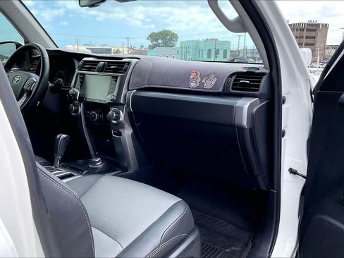Used 2022 Toyota 4Runner SR5 Premium AWD/4WD image 23