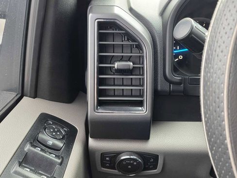 Used 2017 Ford F150 XLT AWD/4WD image 29