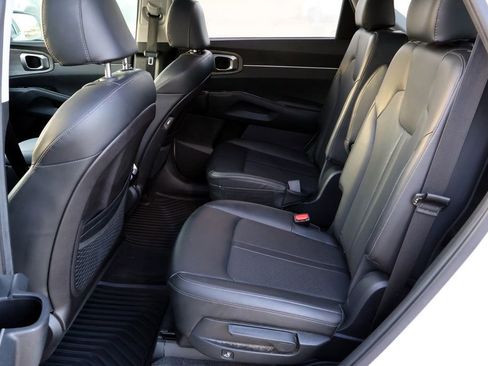 Used 2022 Kia Sorento EX w/ Panoramic Sunroof Package FWD image 14