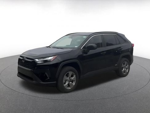 Used 2025 Toyota RAV4 LE image 8