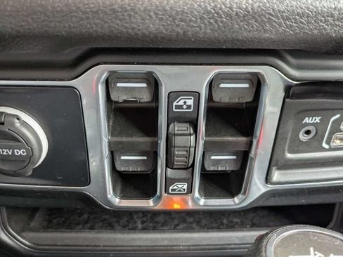 Used 2024 Jeep Wrangler Unlimited Sport AWD/4WD image 26