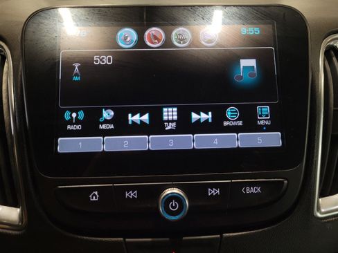 Used 2018 Chevrolet Malibu LT FWD image 25