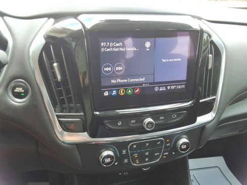 Used 2021 Chevrolet Traverse LT w/ LT Premium Package AWD/4WD image 15