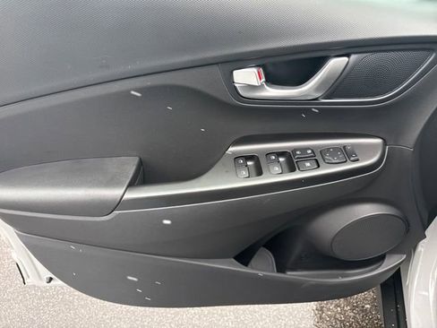 Used 2023 Hyundai Kona SEL w/ Convenience Package image 9