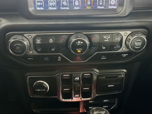 Used 2023 Jeep Wrangler Sahara w/ Cold Weather Group image 23